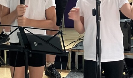 242AF9F6 0D48 4835 BB44 8CE0FD293BDE